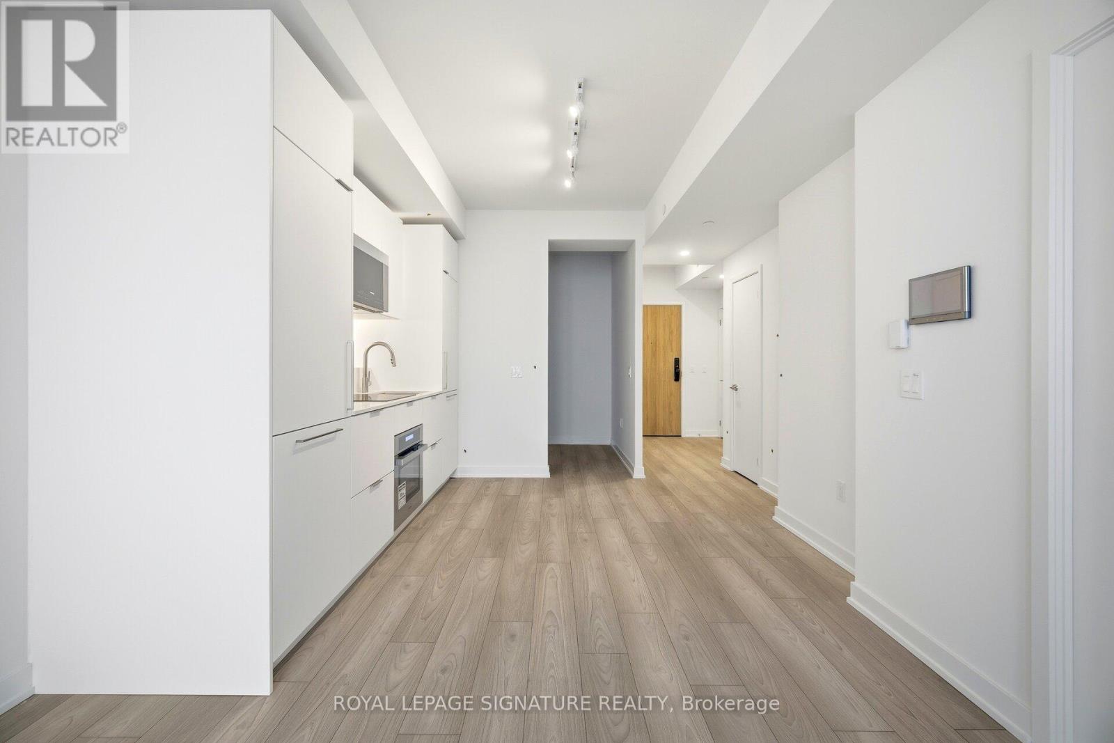 901 - 1 Fairview Drive, Mississauga, Ontario  L5A 0B4 - Photo 8 - W12724204