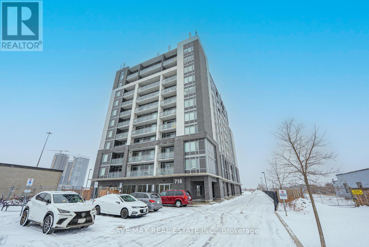 <div class="slider-price">$599,000</div><p>1001 - 716 Main Street East Street, Milton, Ontario</p>