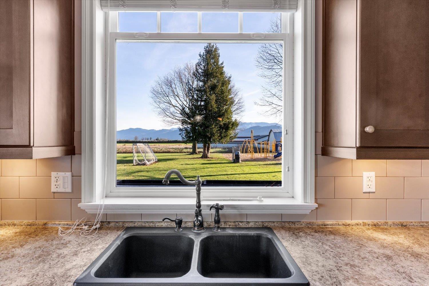 34749 3 Avenue, Abbotsford, British Columbia  V2S 8B9 - Photo 11 - R3081205