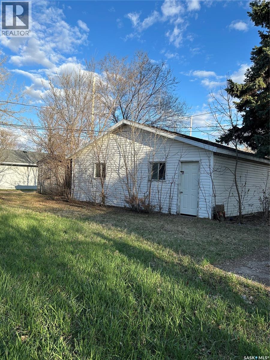 301 Aldridge Street, Bienfait, Saskatchewan  S0C 0M0 - Photo 18 - SK027277