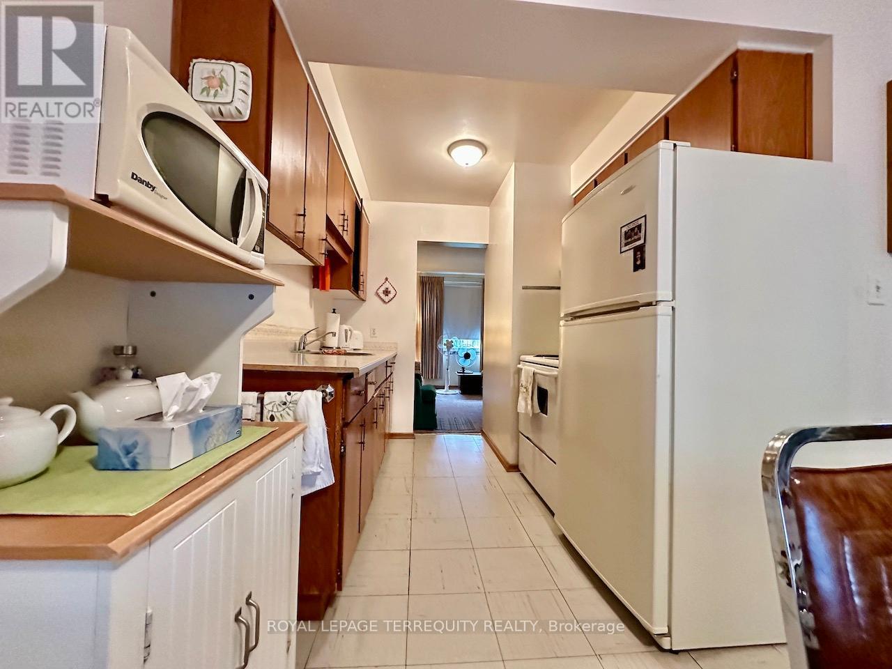 10-16 Orchard Place, Chatham-Kent, Ontario  N7M 1A6 - Photo 7 - X12724098