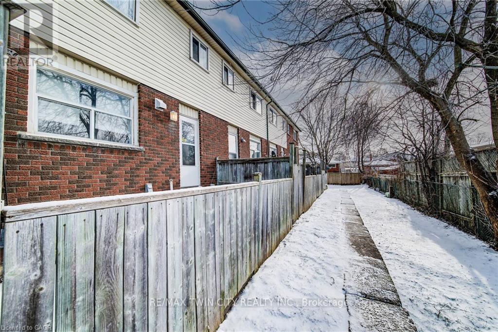 15 - 164 Jansen Avenue, Kitchener, Ontario  N2A 2L7 - Photo 37 - X12724124