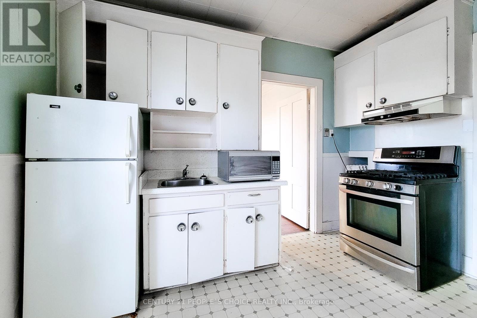 260 Vine Street, St. Catharines, Ontario  L2M 4T1 - Photo 5 - X12724144