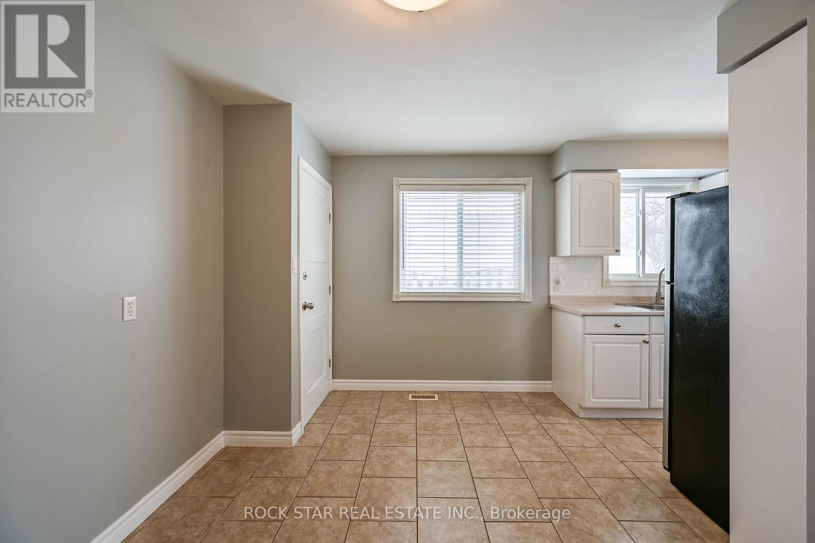 Unknown Address, ,     - Photo 4 - X12724178