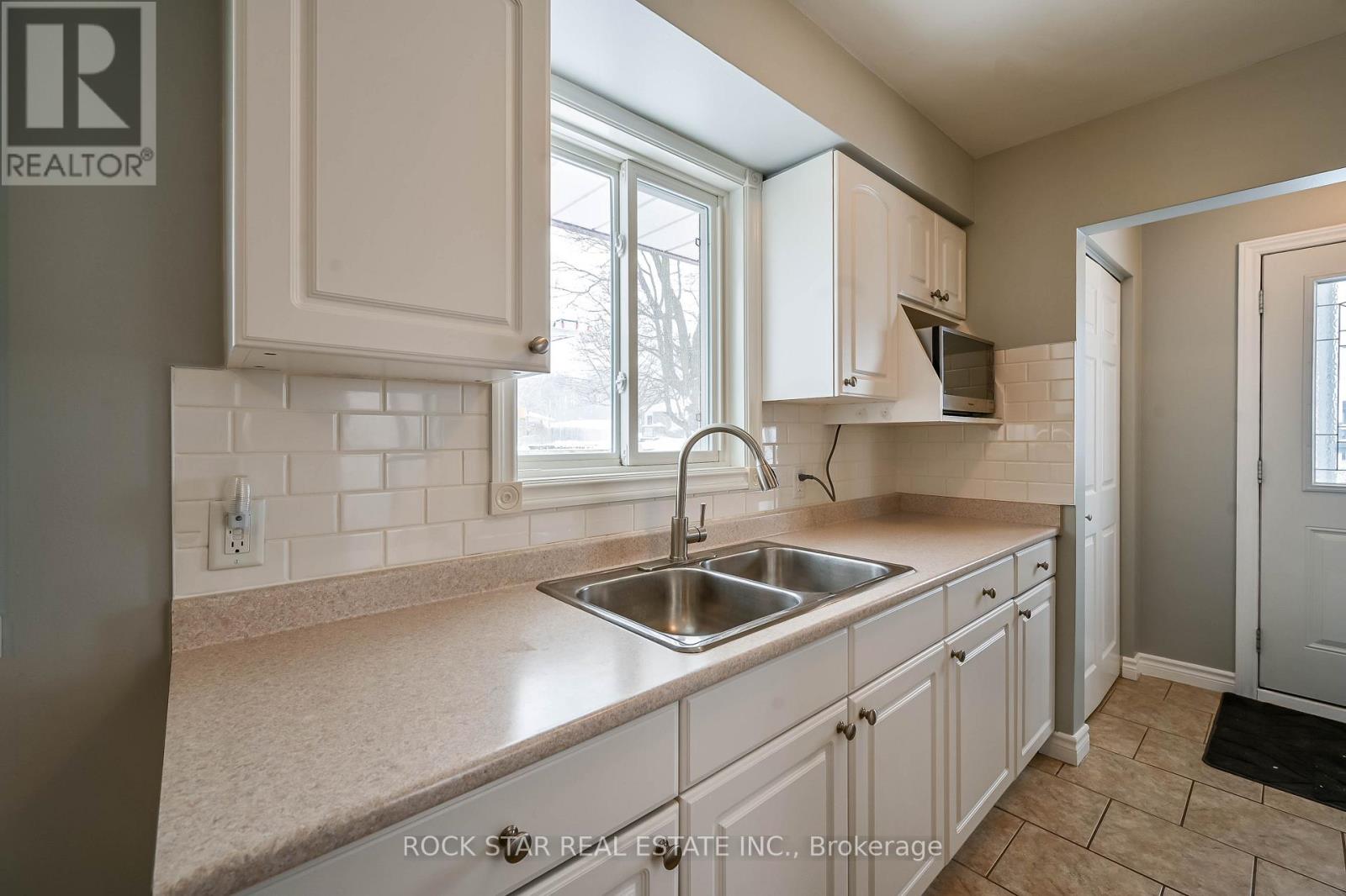 Unknown Address, ,     - Photo 7 - X12724178