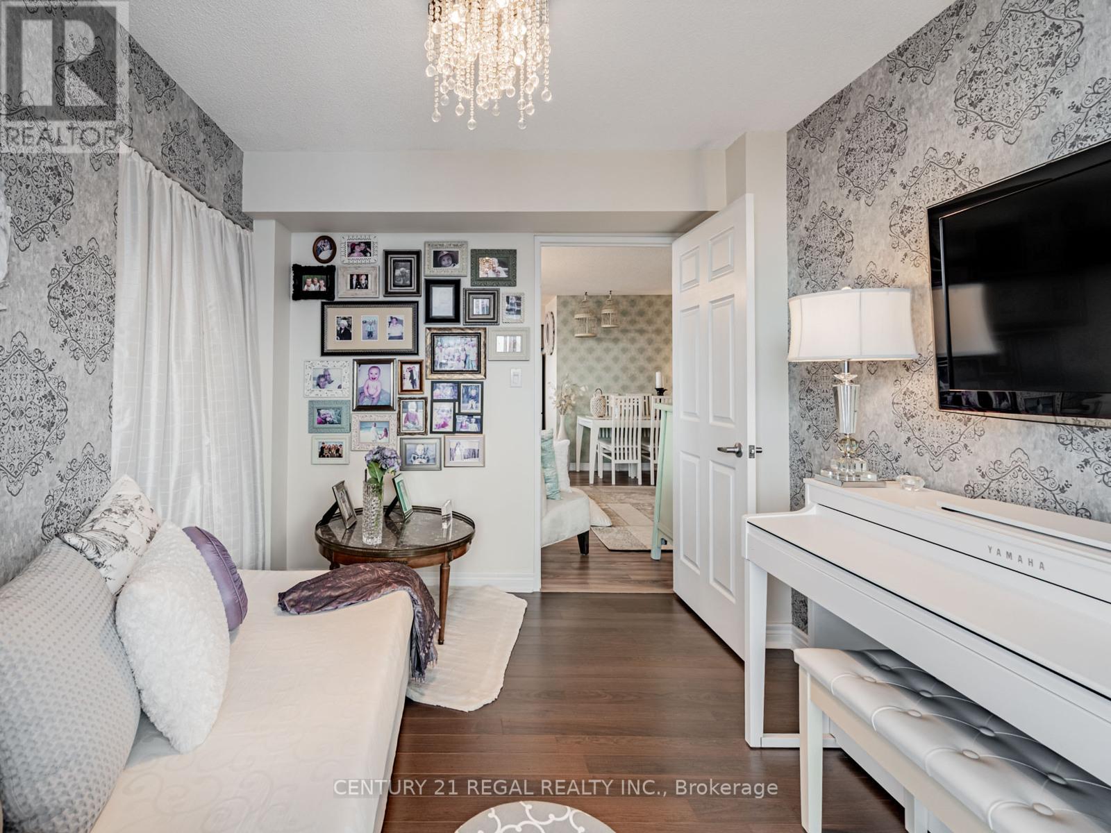 1313 - 1369 Bloor Street W, Toronto, Ontario  M6P 4J4 - Photo 19 - C12723858