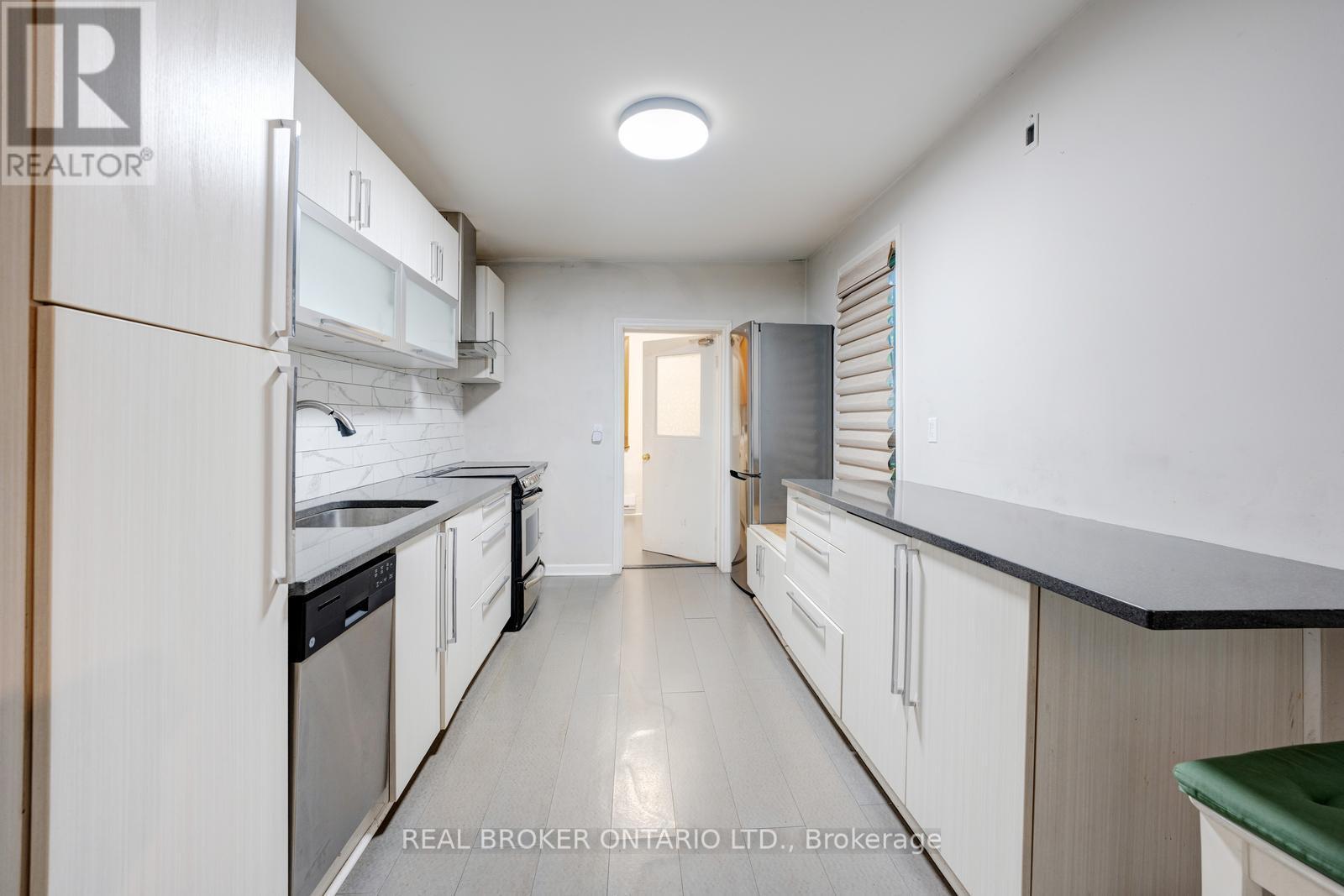 195 Islington Avenue, Toronto, Ontario  M8V 3B8 - Photo 9 - W12712602