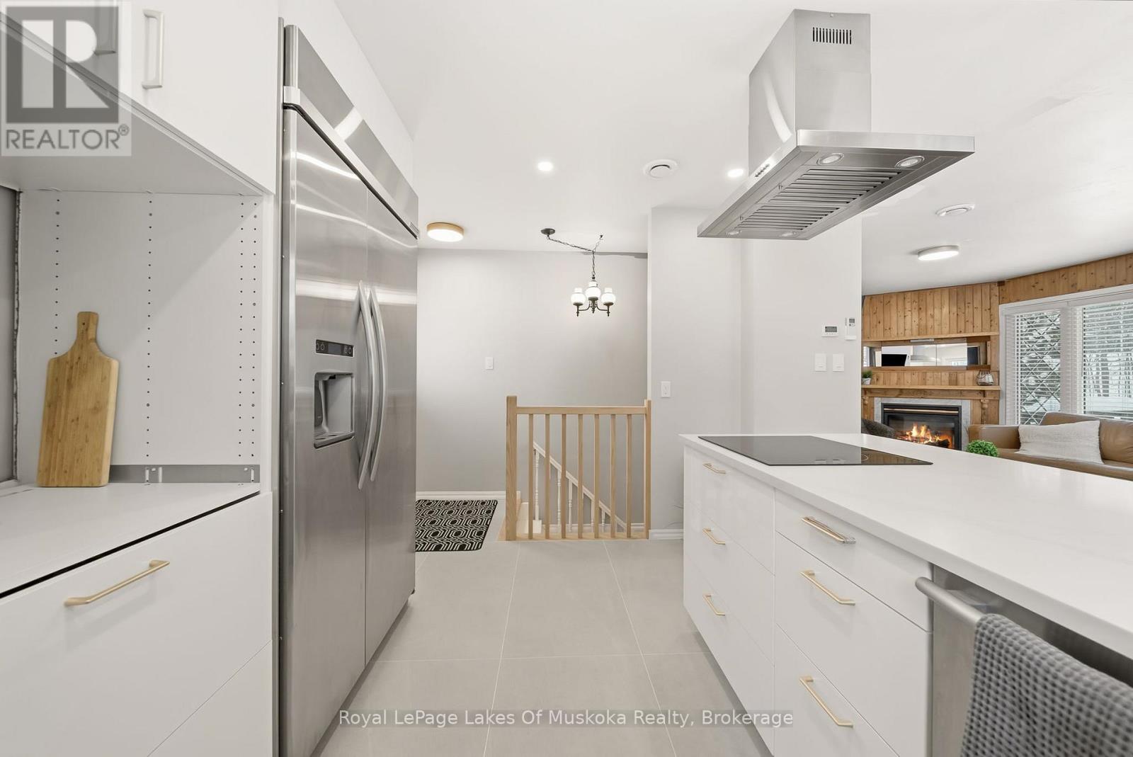 8020 Park Lane Crescent, Ramara, Ontario  L0K 2B0 - Photo 11 - S12724332