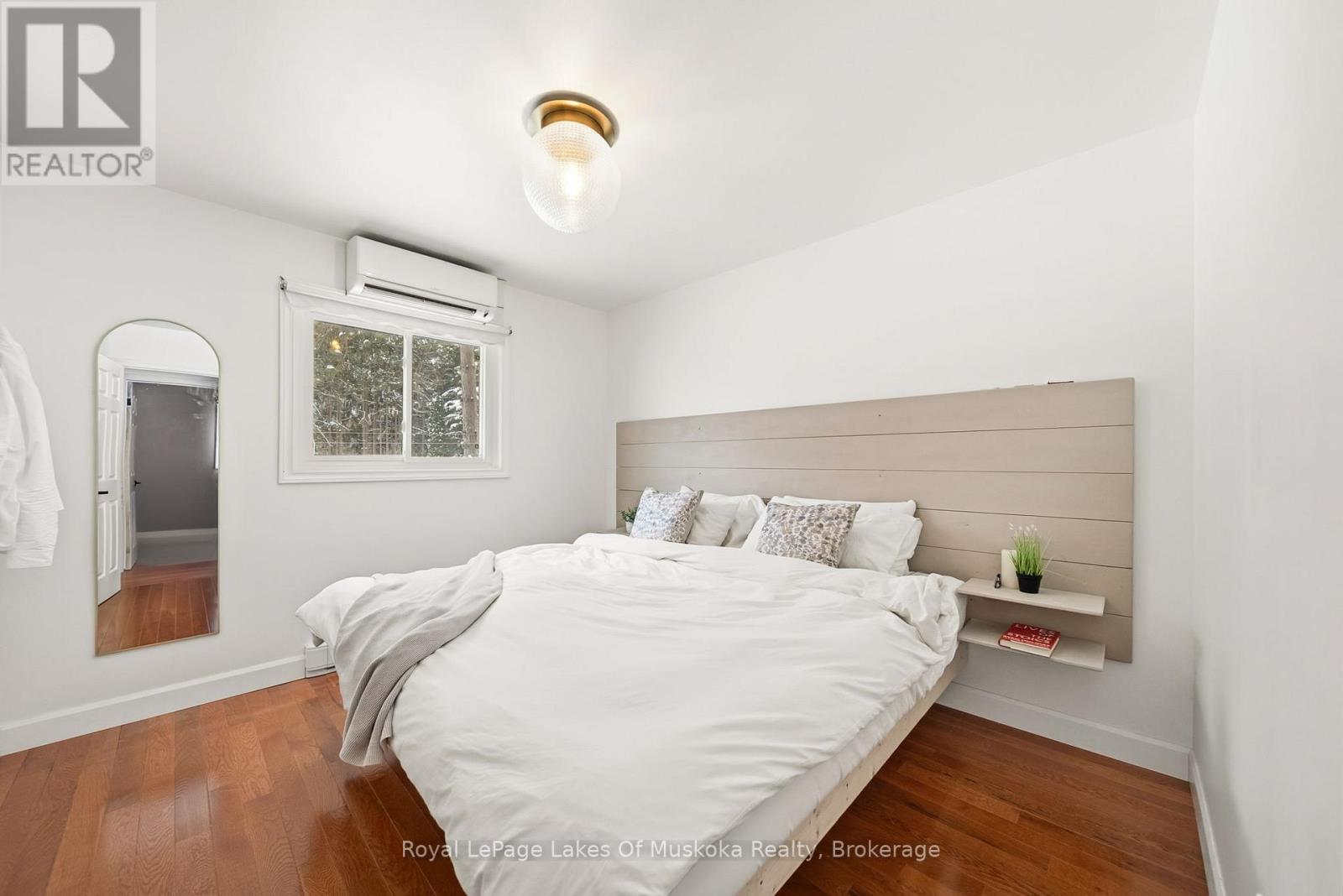 8020 Park Lane Crescent, Ramara, Ontario  L0K 2B0 - Photo 16 - S12724332