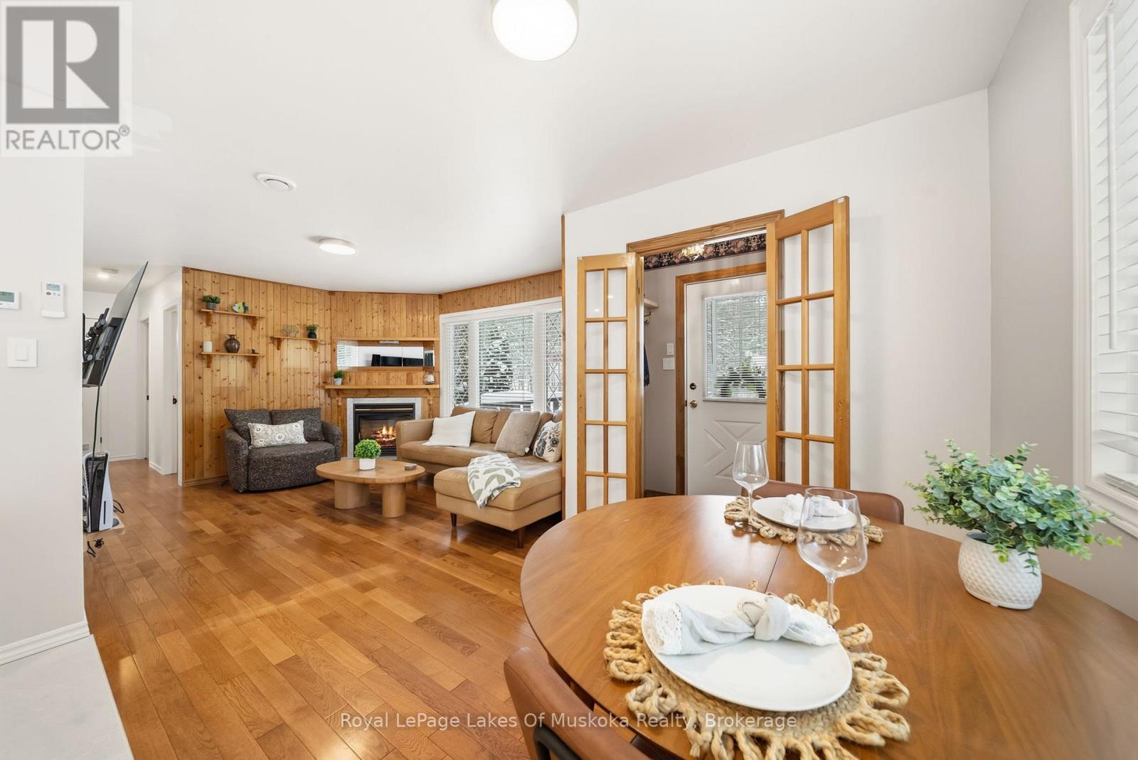 8020 Park Lane Crescent, Ramara, Ontario  L0K 2B0 - Photo 5 - S12724332