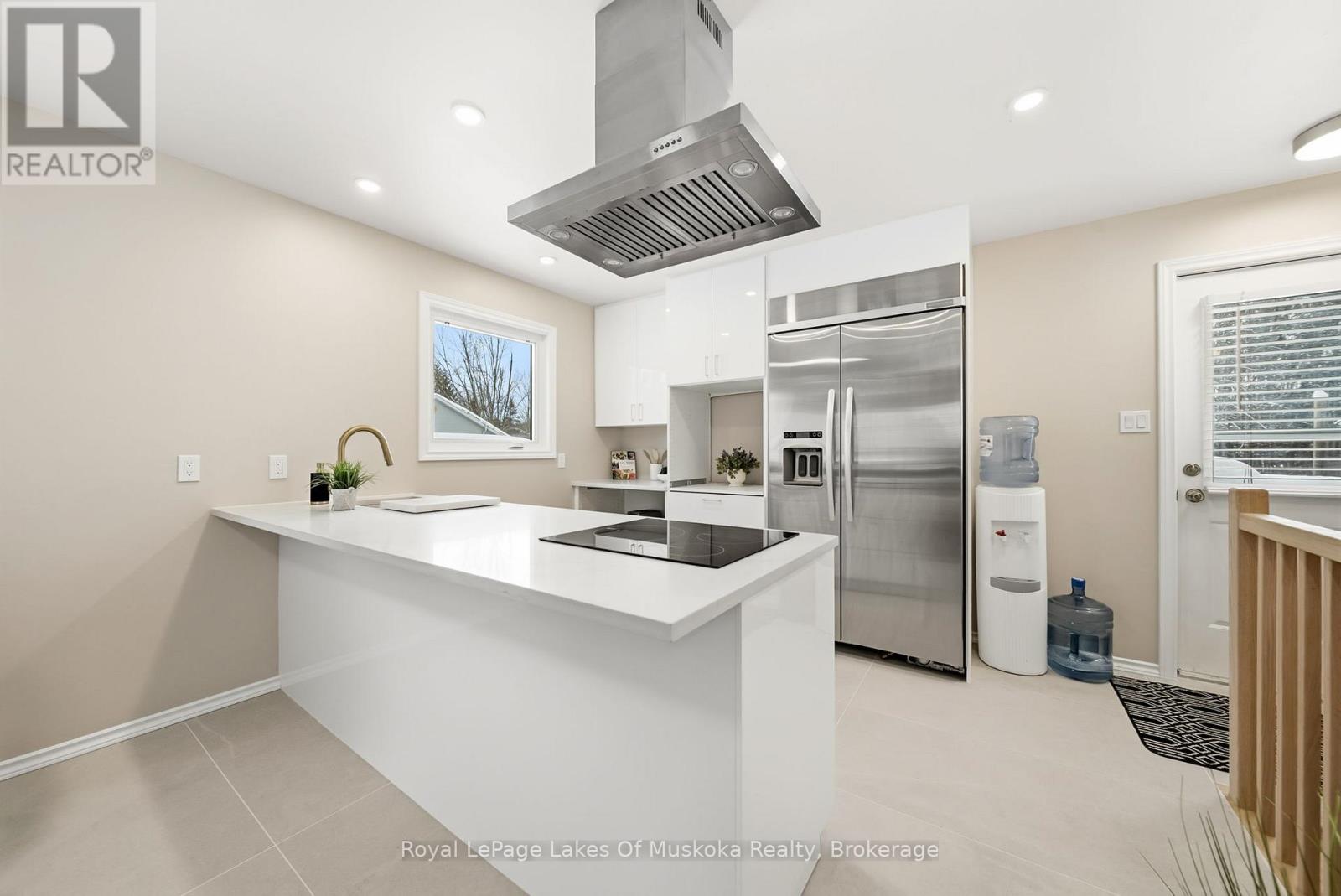 8020 Park Lane Crescent, Ramara, Ontario  L0K 2B0 - Photo 8 - S12724332