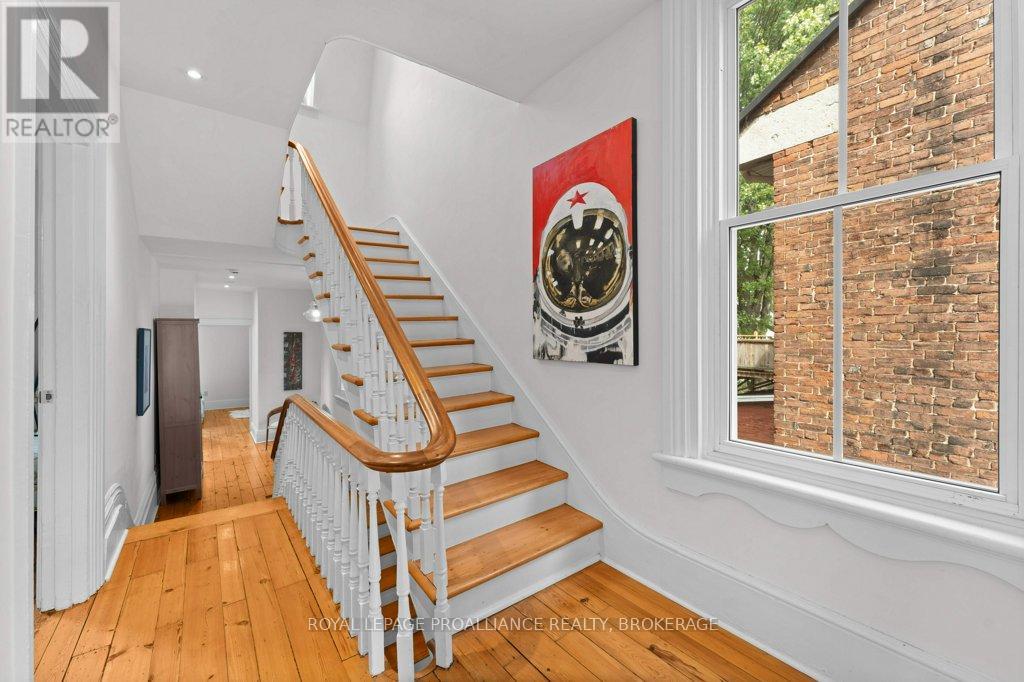 28 Wellington Street, Kingston, Ontario  K7L 3C1 - Photo 15 - X12724286