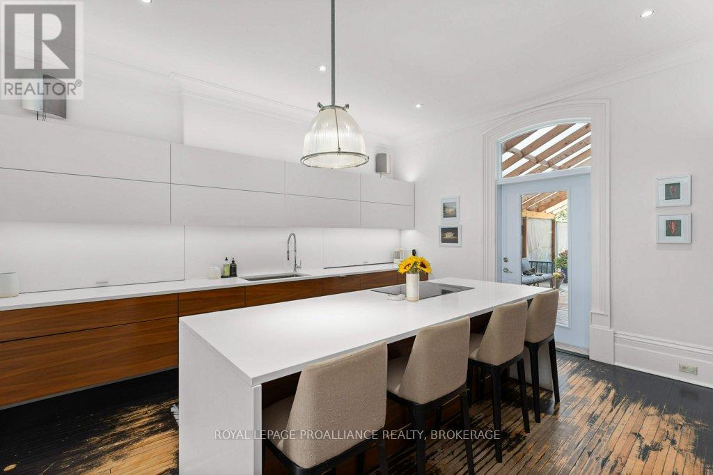 28 Wellington Street, Kingston, Ontario  K7L 3C1 - Photo 7 - X12724286