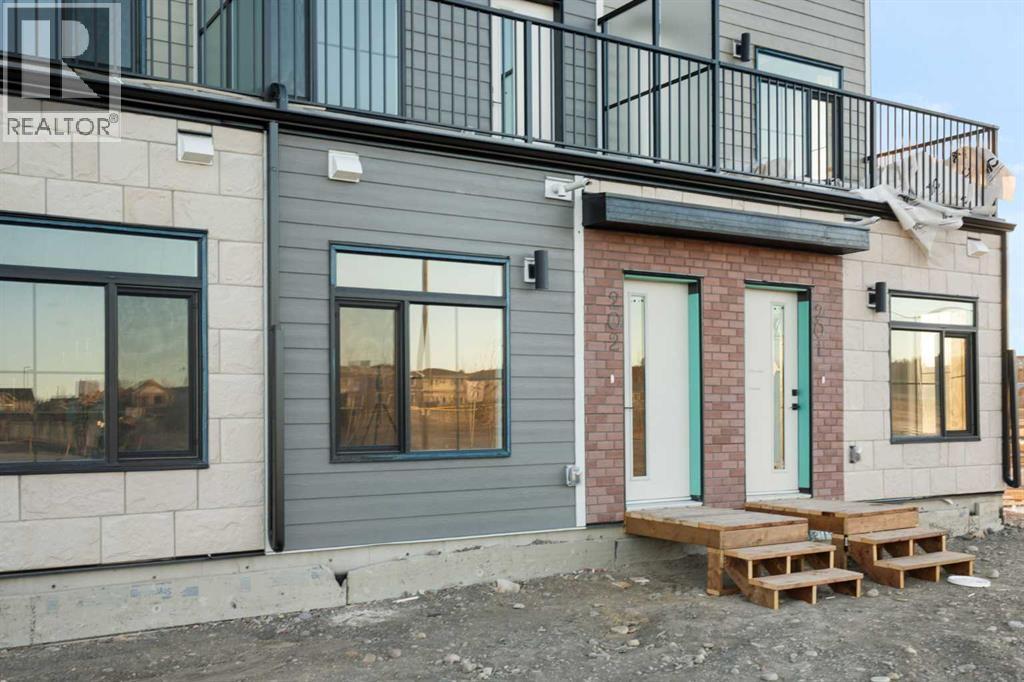 202, 156 Park Street, Cochrane, Alberta  T4C 2B8 - Photo 3 - A2279942