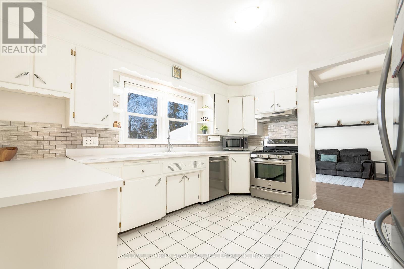 52 Oak Street, Port Colborne, Ontario  L3K 4S6 - Photo 2 - X12724316