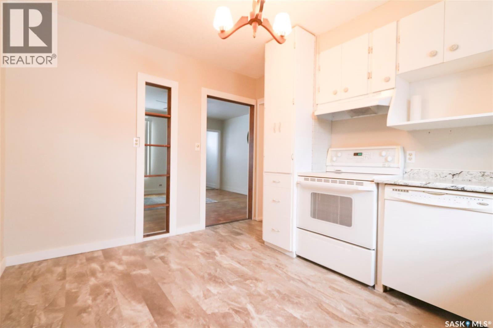 161 First Avenue N, Yorkton, Saskatchewan  S3N 1H8 - Photo 4 - SK027251