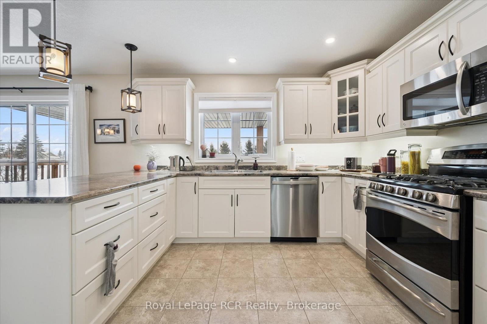 10 Sparberry Street W, Southgate, Ontario N0G 2L0 - Photo 11 - X12721554