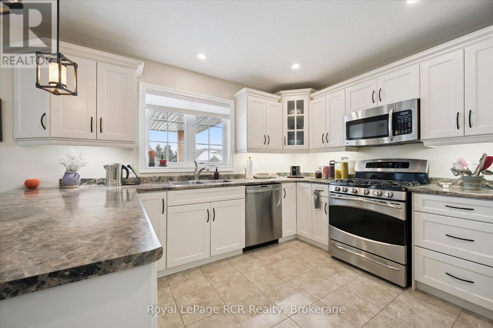 10 Sparberry Street W, Southgate, Ontario N0G 2L0 - Photo 10 - X12721554