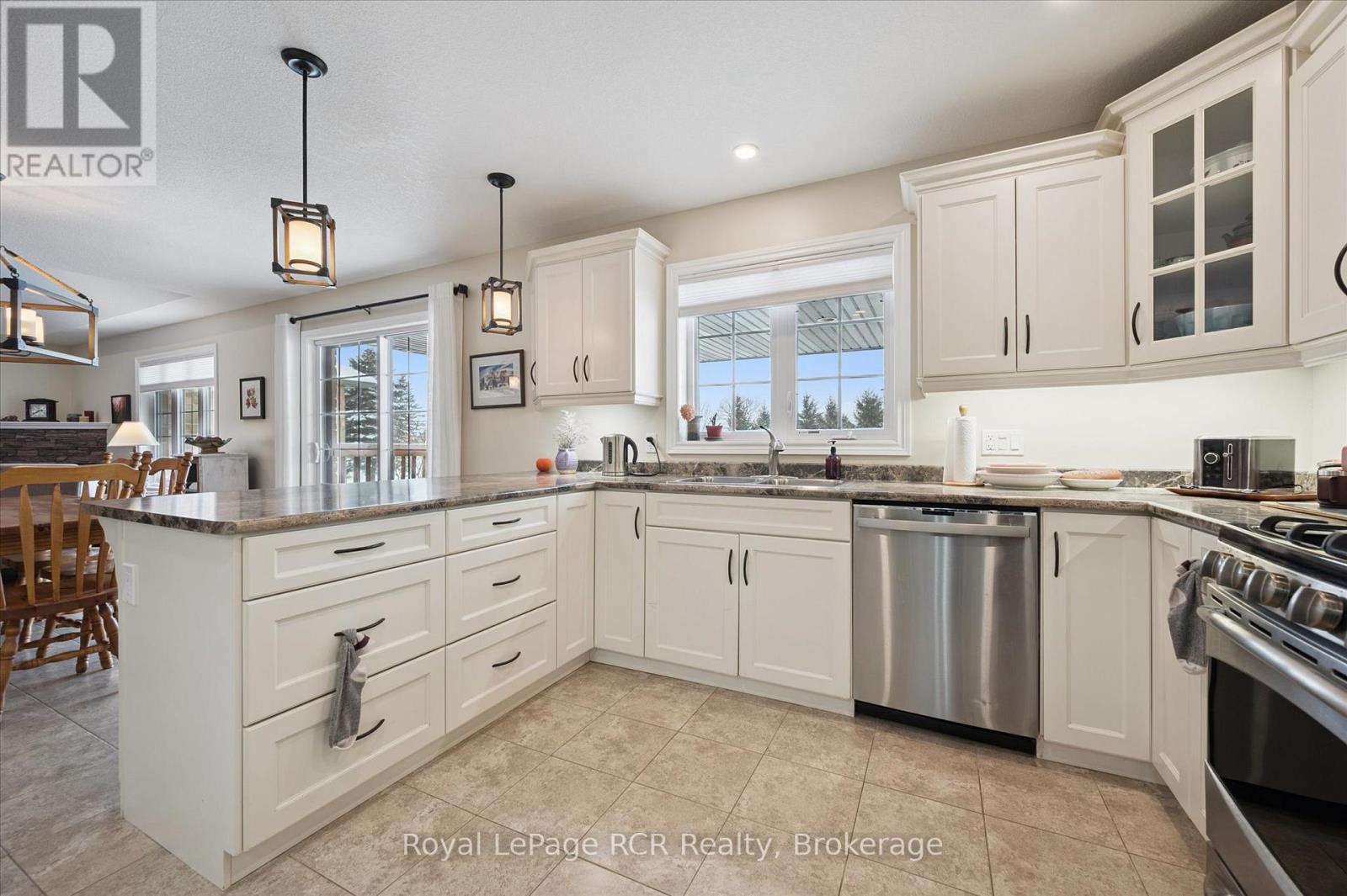 10 Sparberry Street W, Southgate, Ontario N0G 2L0 - Photo 12 - X12721554