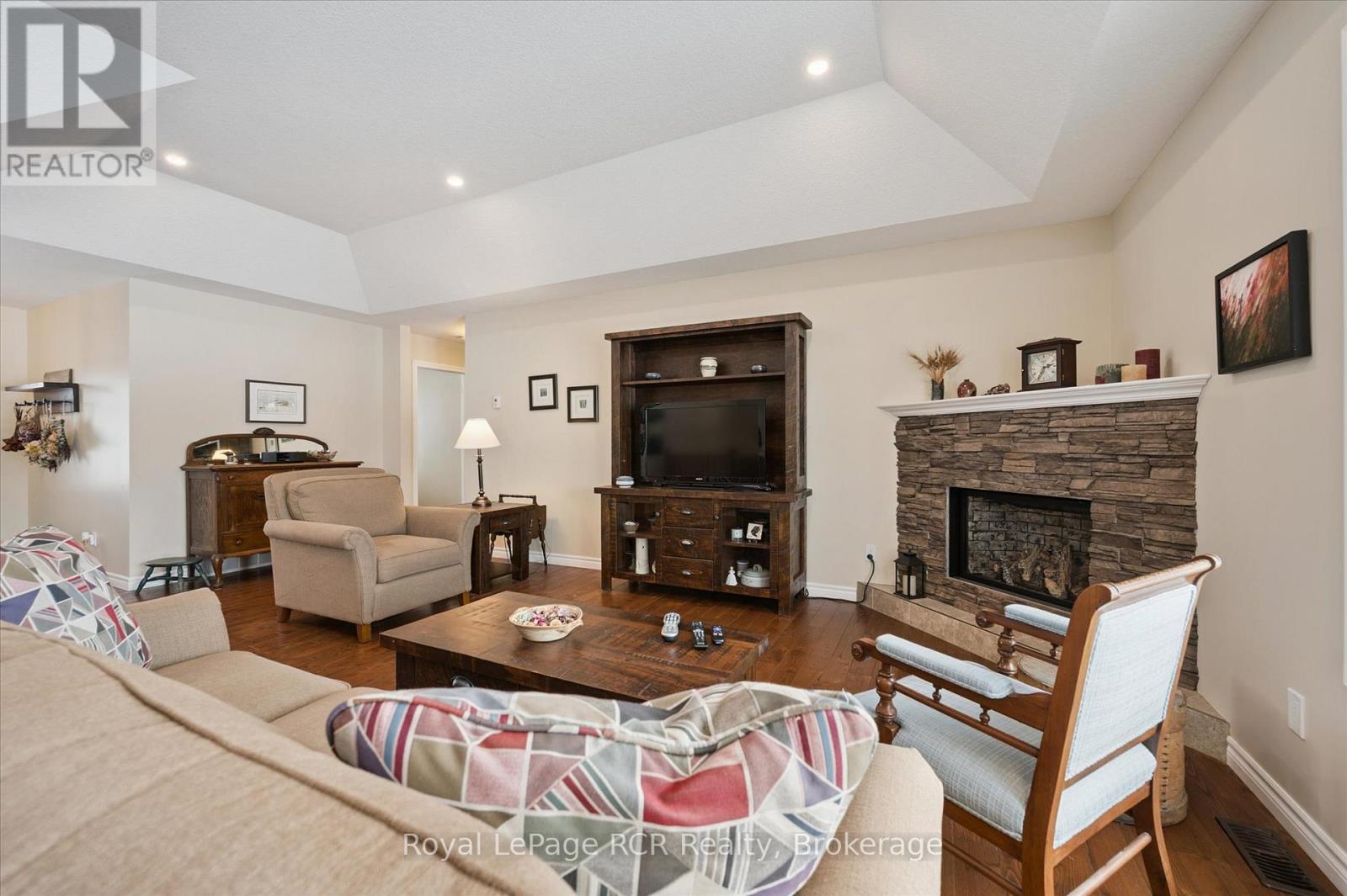 10 Sparberry Street W, Southgate, Ontario N0G 2L0 - Photo 34 - X12721554