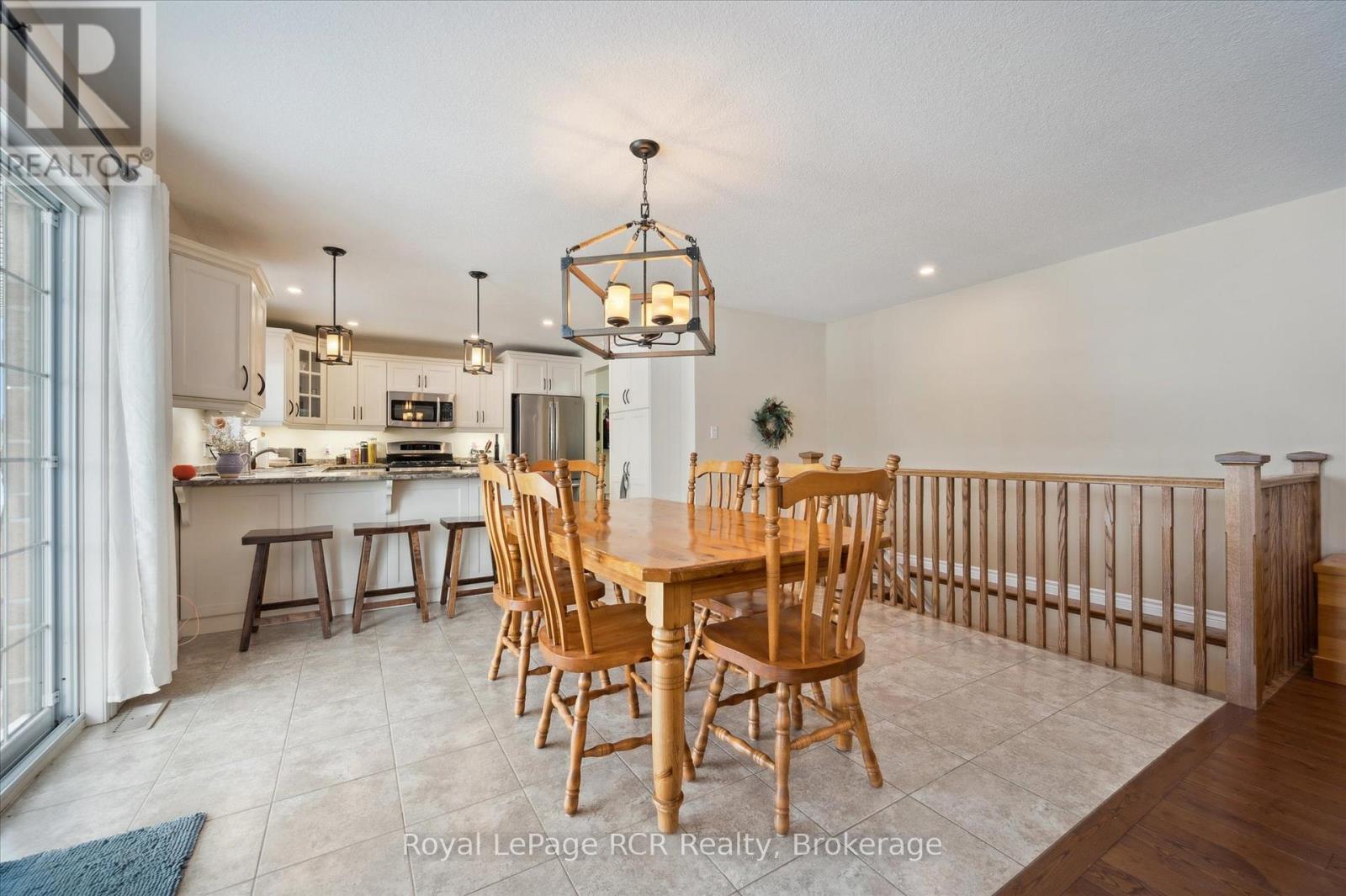 10 Sparberry Street W, Southgate, Ontario N0G 2L0 - Photo 7 - X12721554