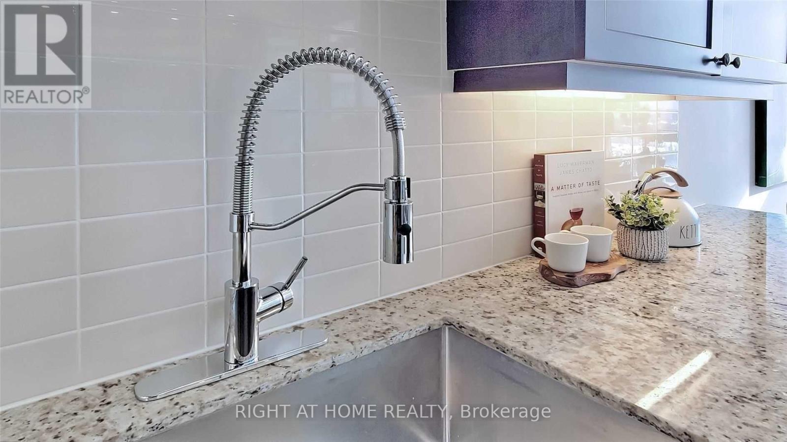 1011 - 24 Woodstream Boulevard, Vaughan, Ontario  L4L 8C4 - Photo 11 - N12724280