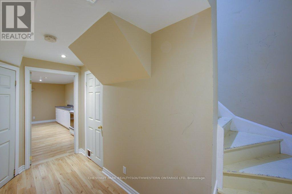 8 Waterdale Road, Brampton, Ontario  L7A 1S7 - Photo 34 - W12724308