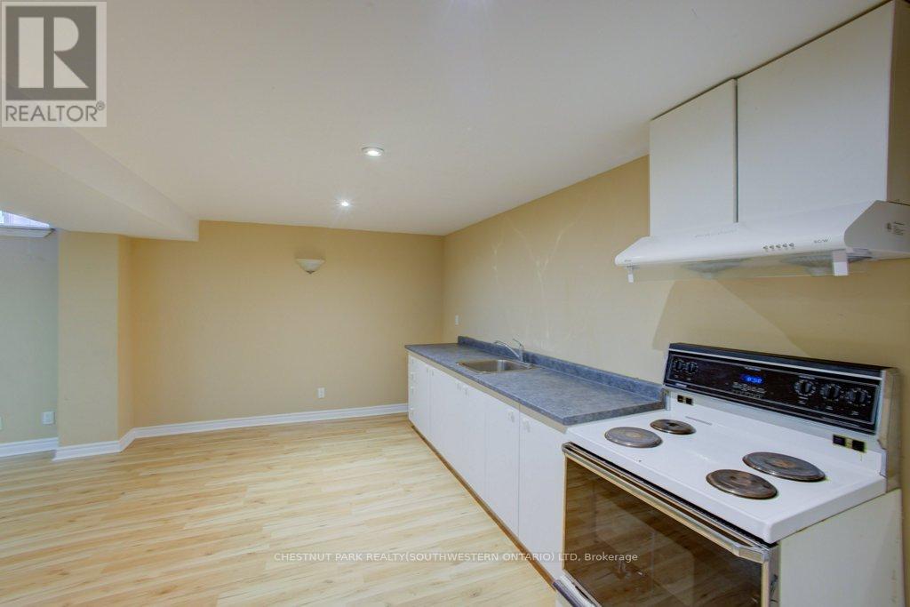 8 Waterdale Road, Brampton, Ontario  L7A 1S7 - Photo 35 - W12724308