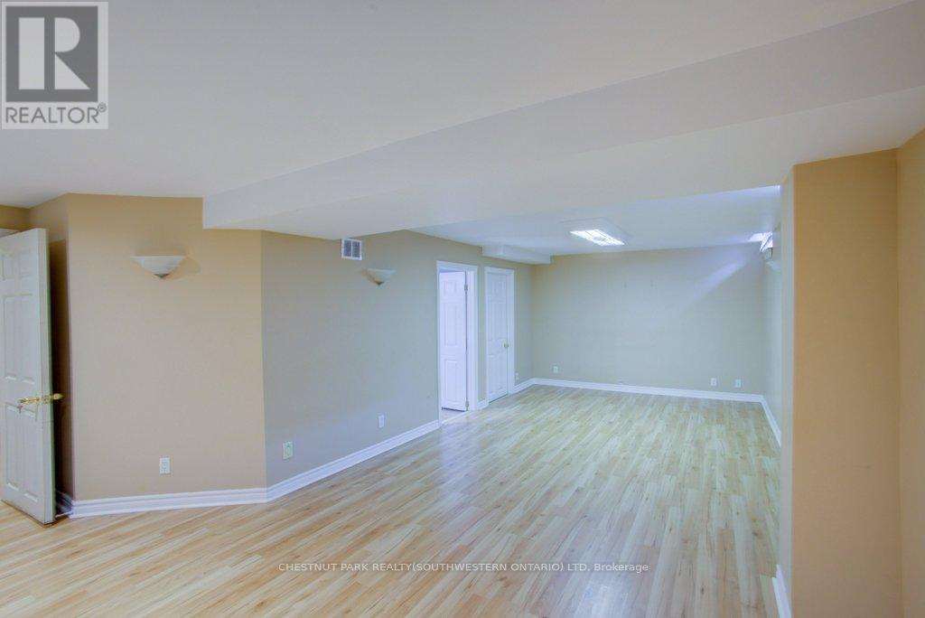 8 Waterdale Road, Brampton, Ontario  L7A 1S7 - Photo 37 - W12724308