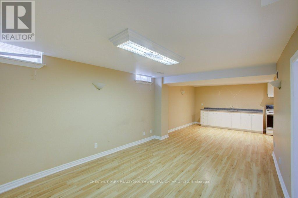 8 Waterdale Road, Brampton, Ontario  L7A 1S7 - Photo 39 - W12724308