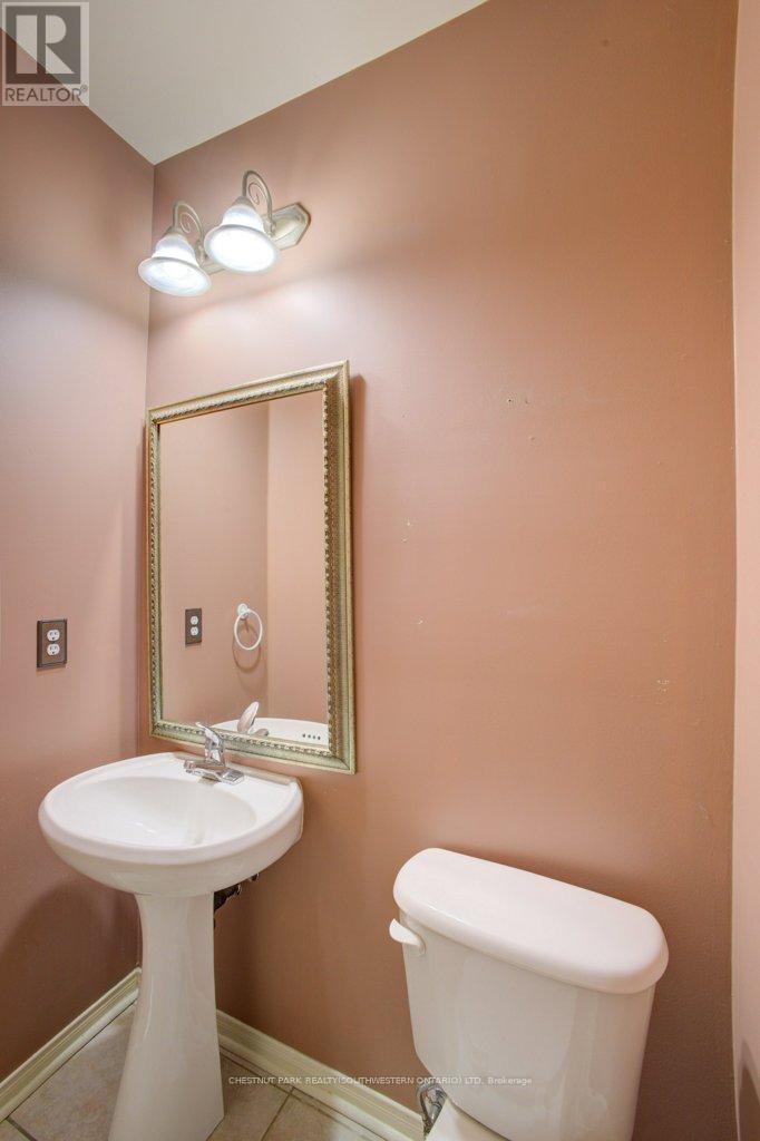 8 Waterdale Road, Brampton, Ontario  L7A 1S7 - Photo 7 - W12724308