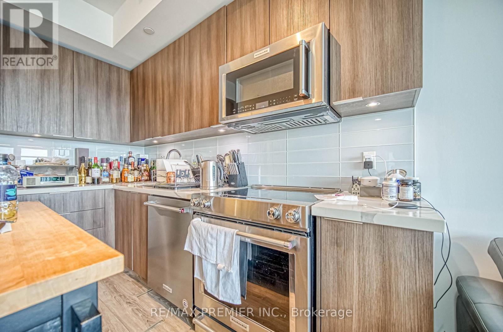 2712 - 30 Shore Breeze Drive, Toronto, Ontario  M8V 0C7 - Photo 17 - W12724312
