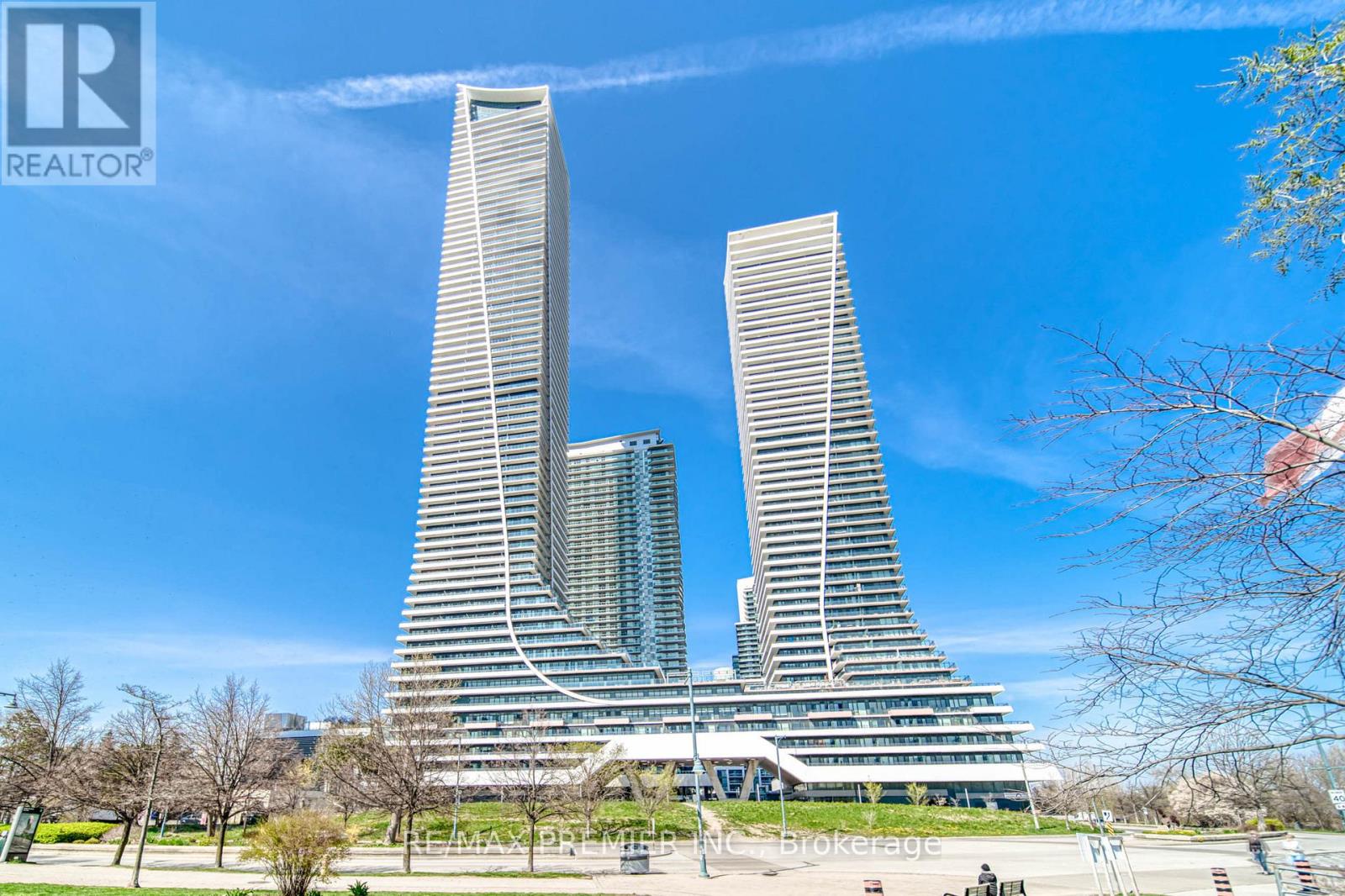 2712 - 30 Shore Breeze Drive, Toronto, Ontario  M8V 0C7 - Photo 2 - W12724312