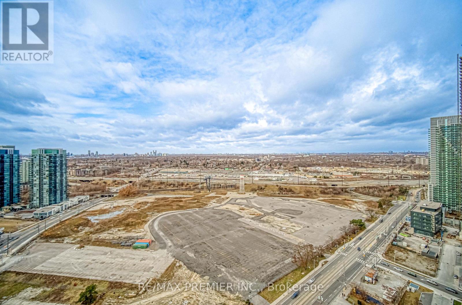 2712 - 30 Shore Breeze Drive, Toronto, Ontario  M8V 0C7 - Photo 30 - W12724312