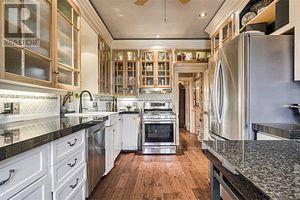 125 Macdonell Avenue, Toronto, Ontario  M6R 2A4 - Photo 10 - W12724314