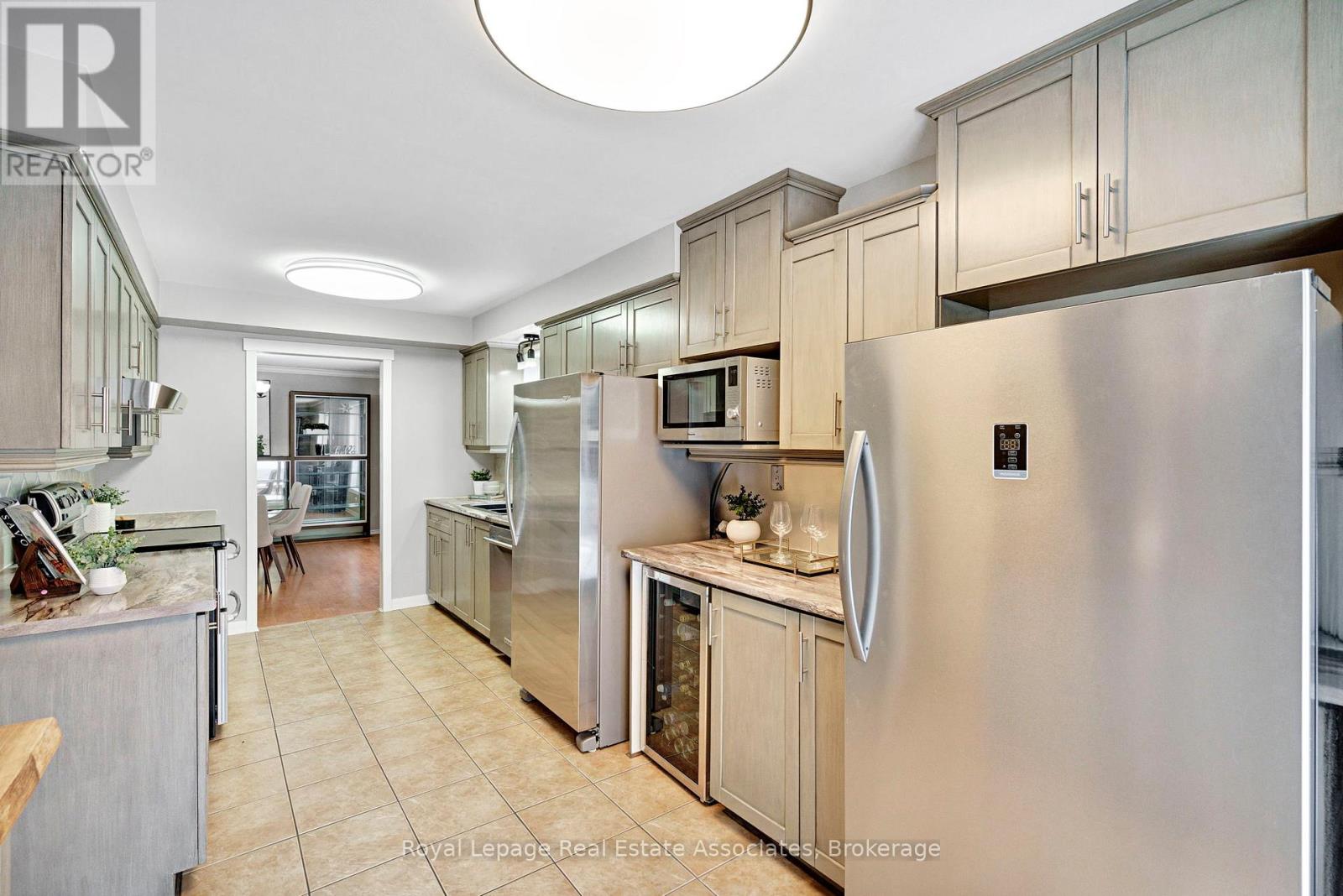 23 Madrid Crescent, Brampton, Ontario  L6S 2X5 - Photo 10 - W12724322