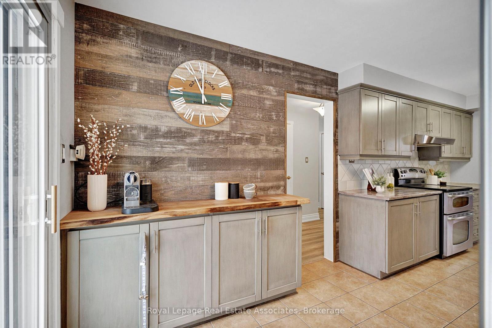 23 Madrid Crescent, Brampton, Ontario  L6S 2X5 - Photo 11 - W12724322