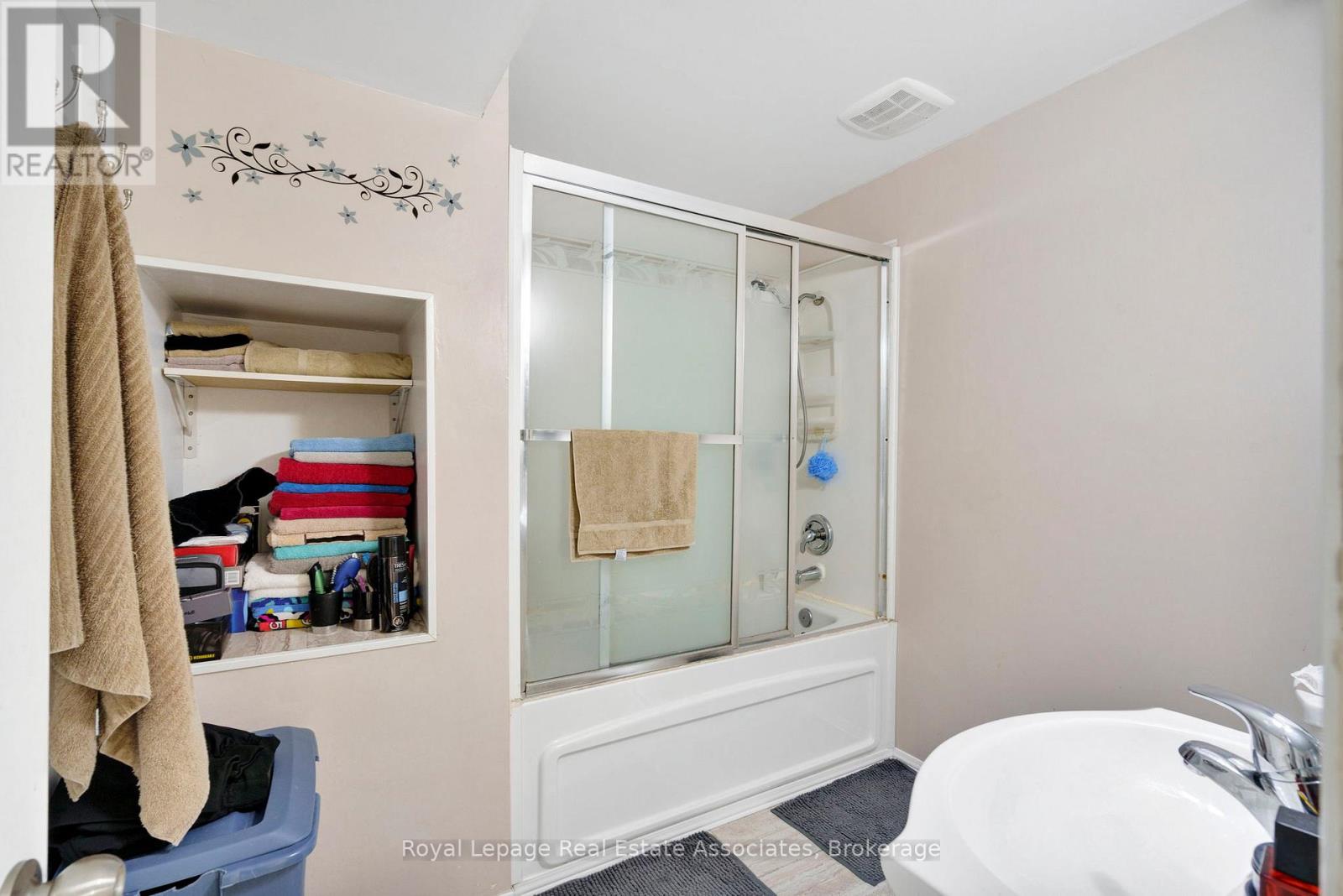 23 Madrid Crescent, Brampton, Ontario  L6S 2X5 - Photo 35 - W12724322