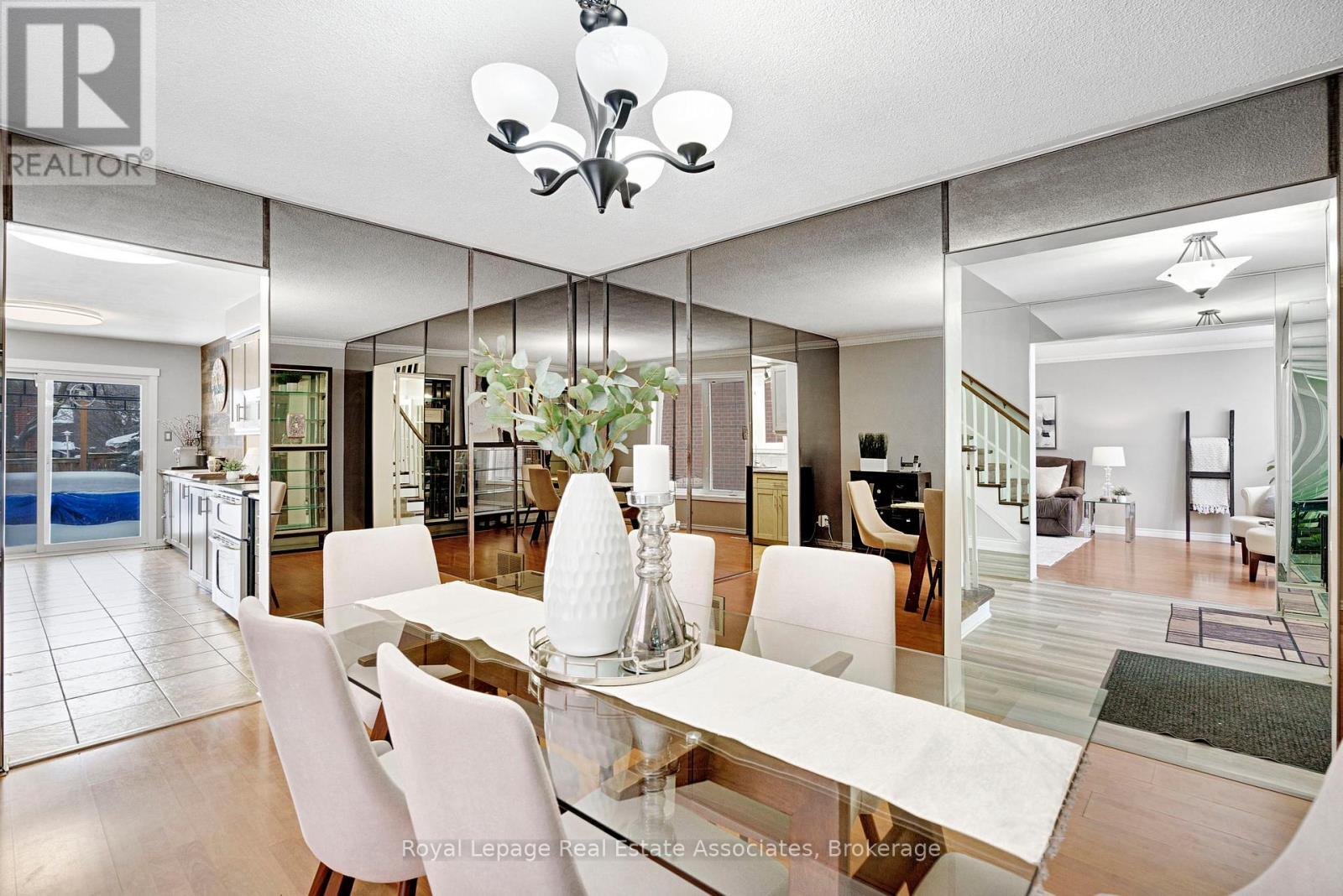 23 Madrid Crescent, Brampton, Ontario  L6S 2X5 - Photo 5 - W12724322