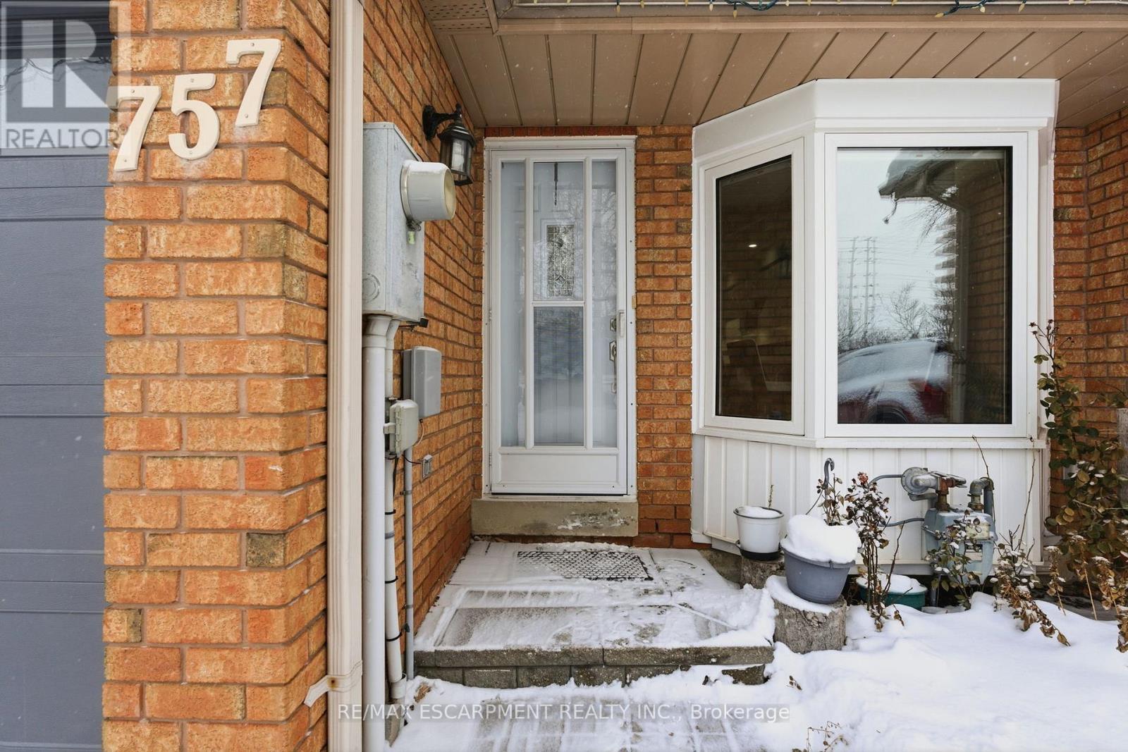 757 Constellation Drive, Mississauga, Ontario  L5R 2V8 - Photo 2 - W12724330