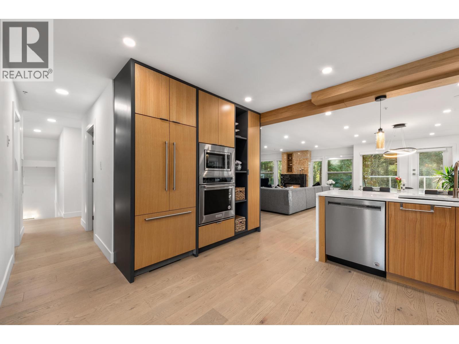 11 2425 Edgemont Boulevard, North Vancouver, British Columbia  V7P 2L2 - Photo 11 - R3082534