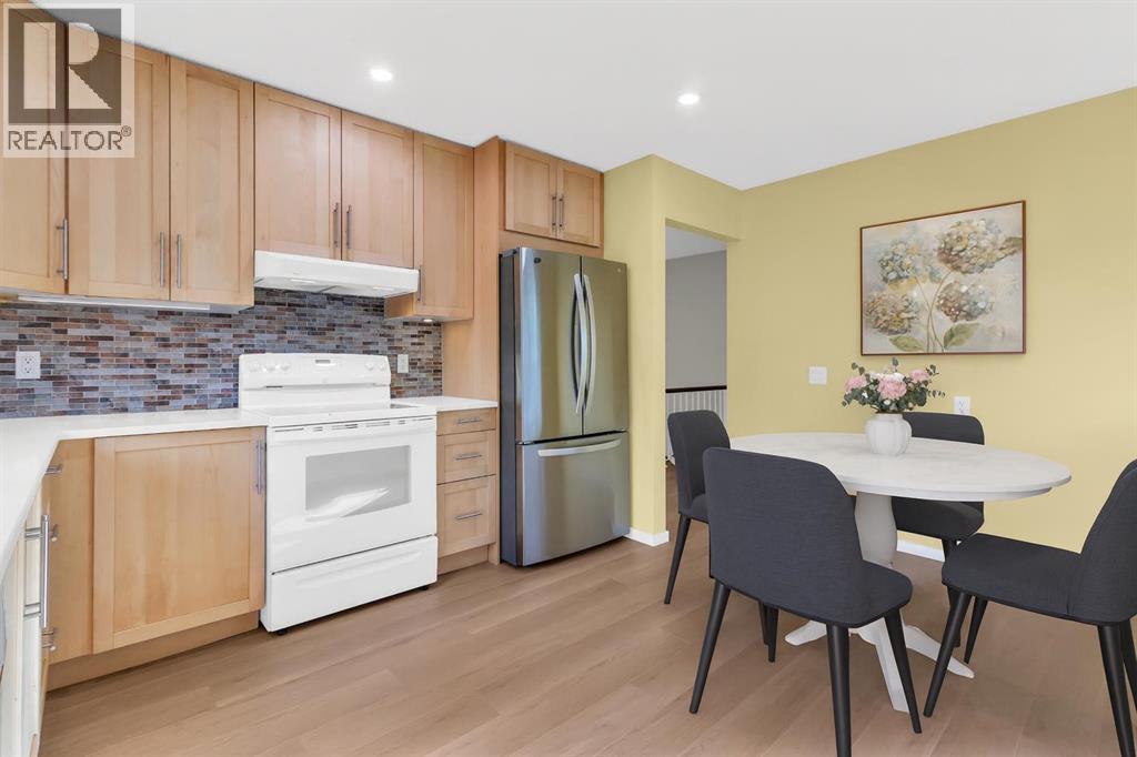 968 Bracewood Rise Sw, Calgary, Alberta  T2W 3C9 - Photo 8 - A2268511