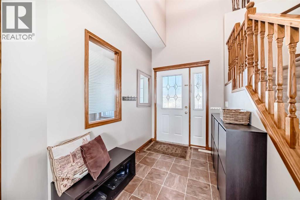 114 Royal Birkdale Crescent Nw, Calgary, Alberta  T3G 5R6 - Photo 4 - A2279052