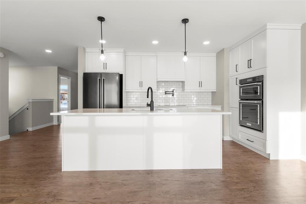 82 Wyndham Estate Drive, Steinbach, Manitoba  R5G 2K6 - Photo 5 - 202600495