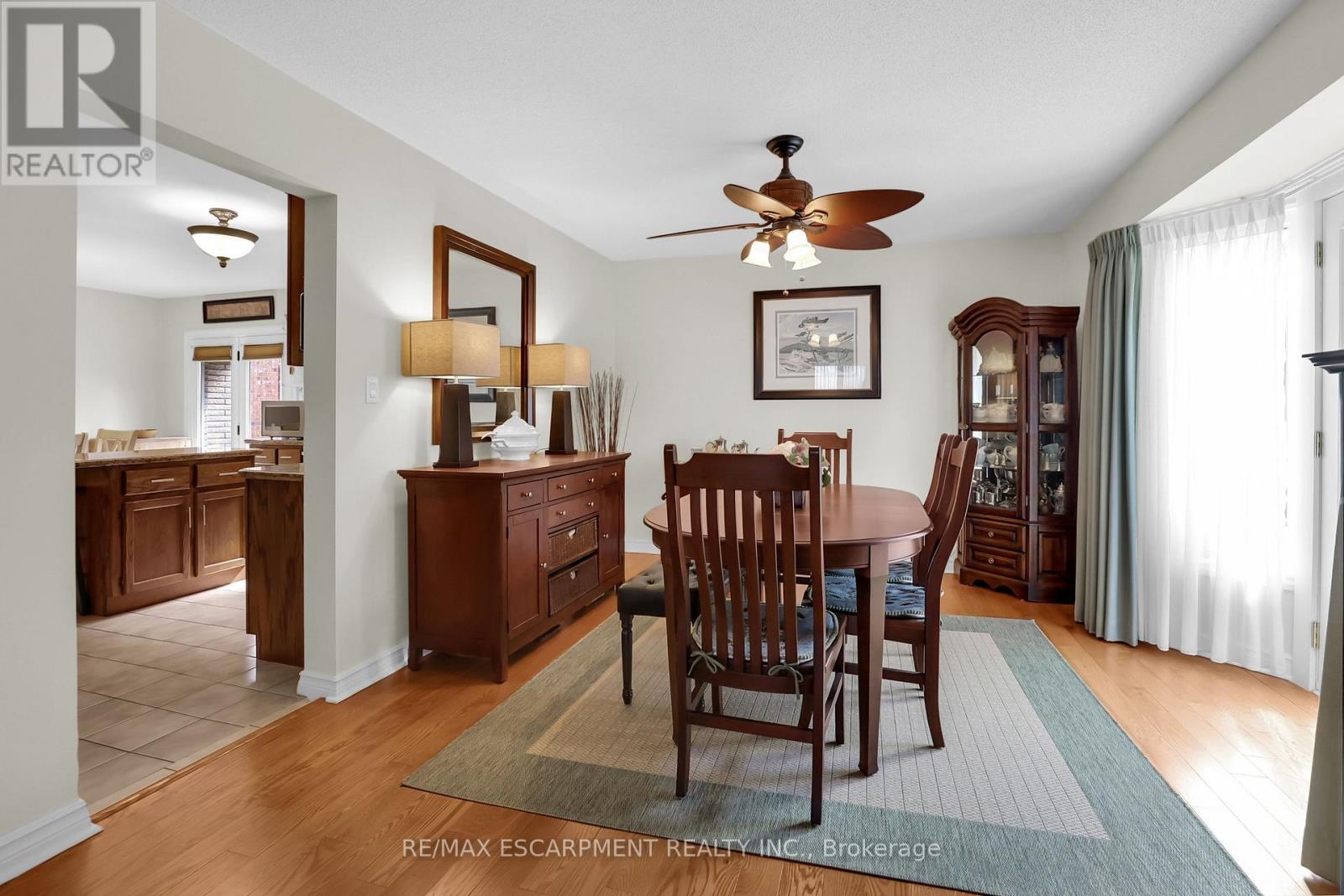 1 Shoreline Crescent, Grimsby, Ontario  L3M 5B1 - Photo 10 - X12724266