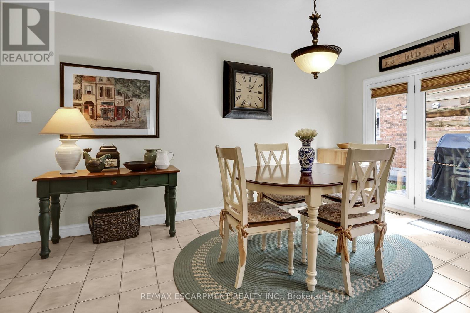 1 Shoreline Crescent, Grimsby, Ontario  L3M 5B1 - Photo 13 - X12724266