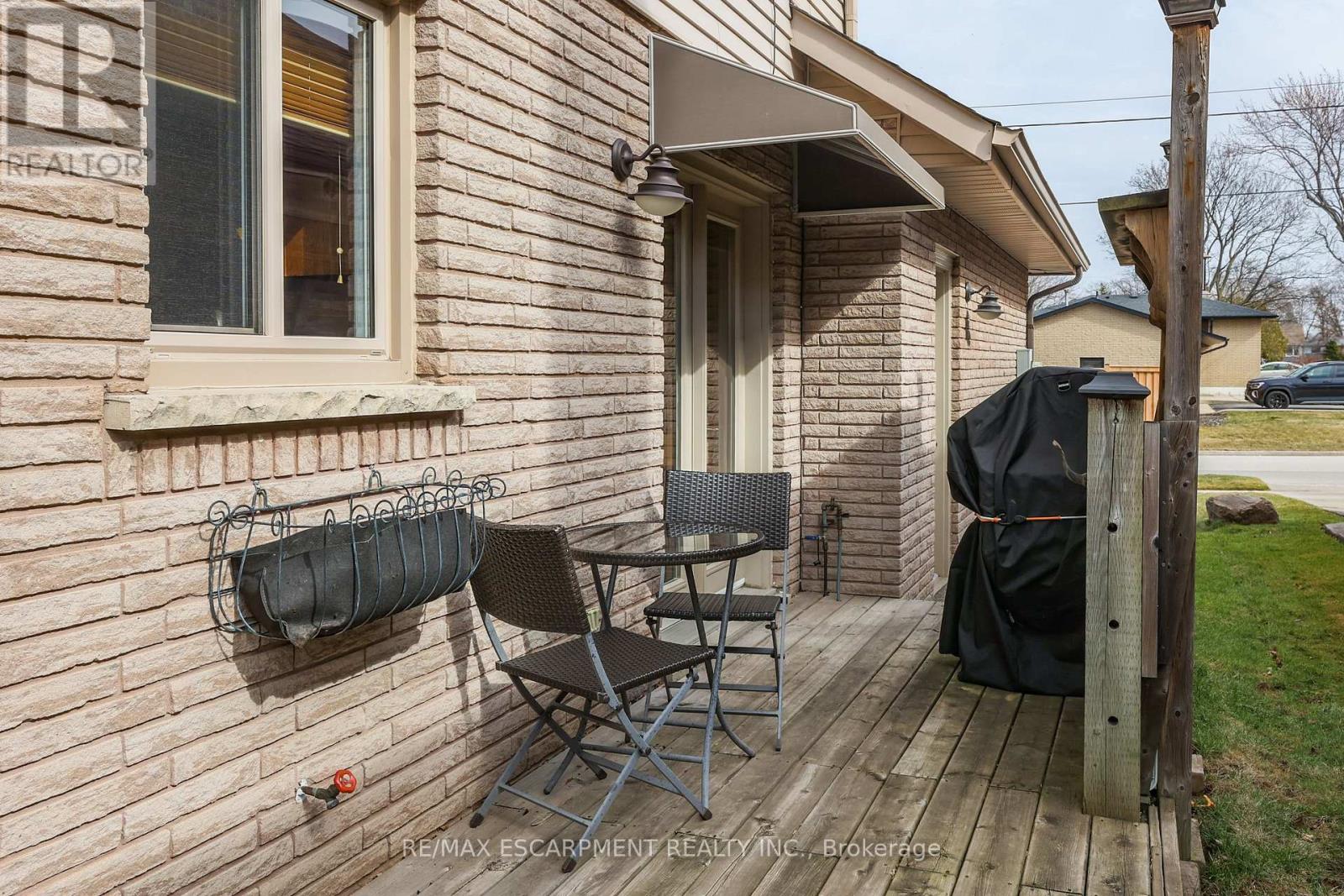 1 Shoreline Crescent, Grimsby, Ontario  L3M 5B1 - Photo 14 - X12724266