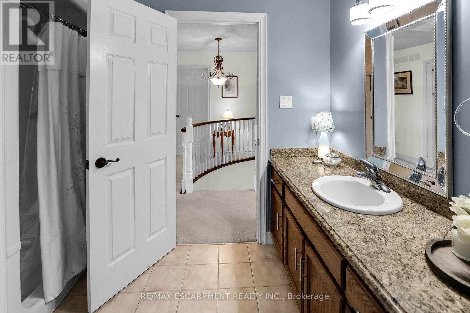 1 Shoreline Crescent, Grimsby, Ontario  L3M 5B1 - Photo 30 - X12724266