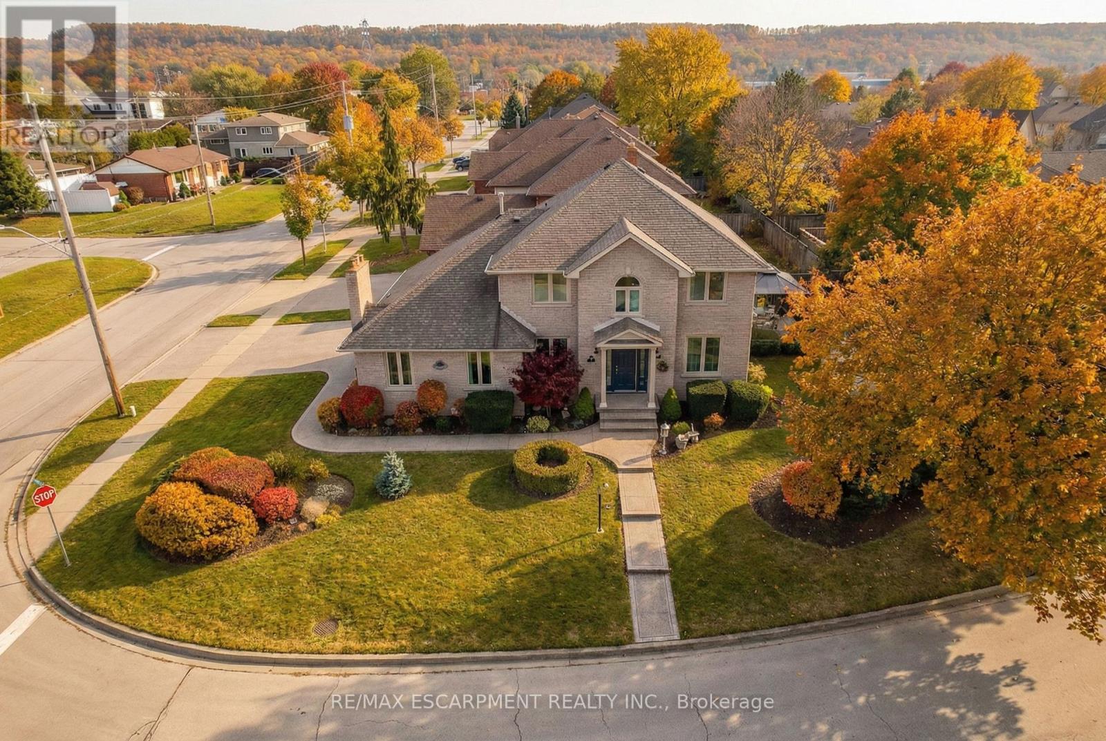 1 Shoreline Crescent, Grimsby, Ontario  L3M 5B1 - Photo 41 - X12724266