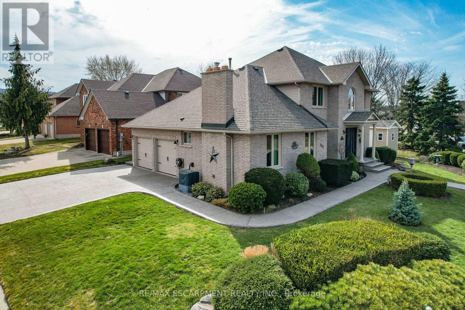 1 Shoreline Crescent, Grimsby, Ontario  L3M 5B1 - Photo 5 - X12724266